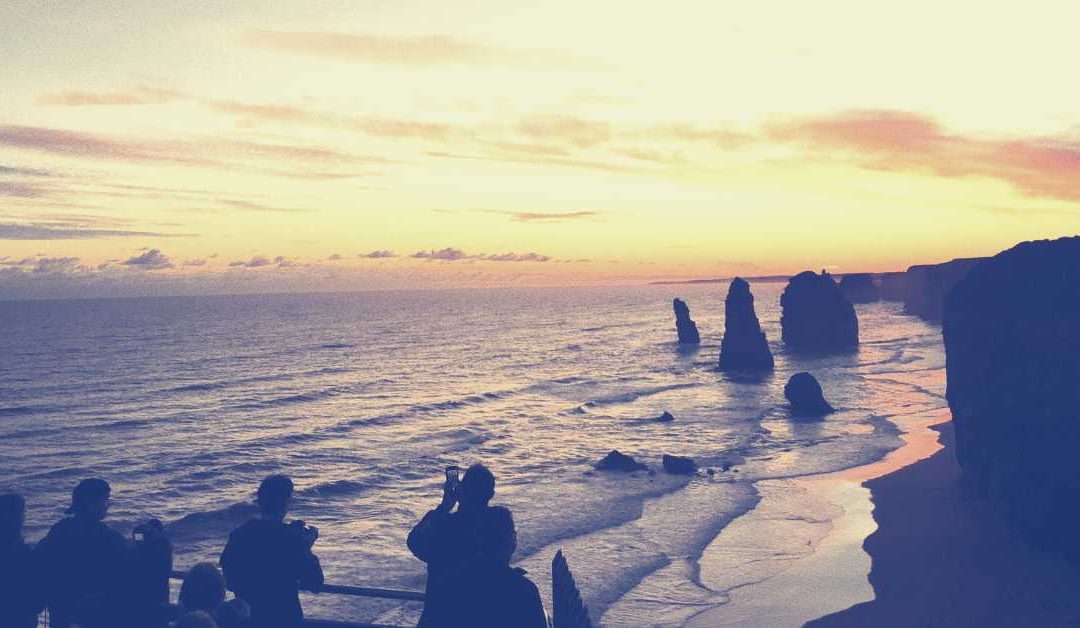 How many South African expats live in Australia?